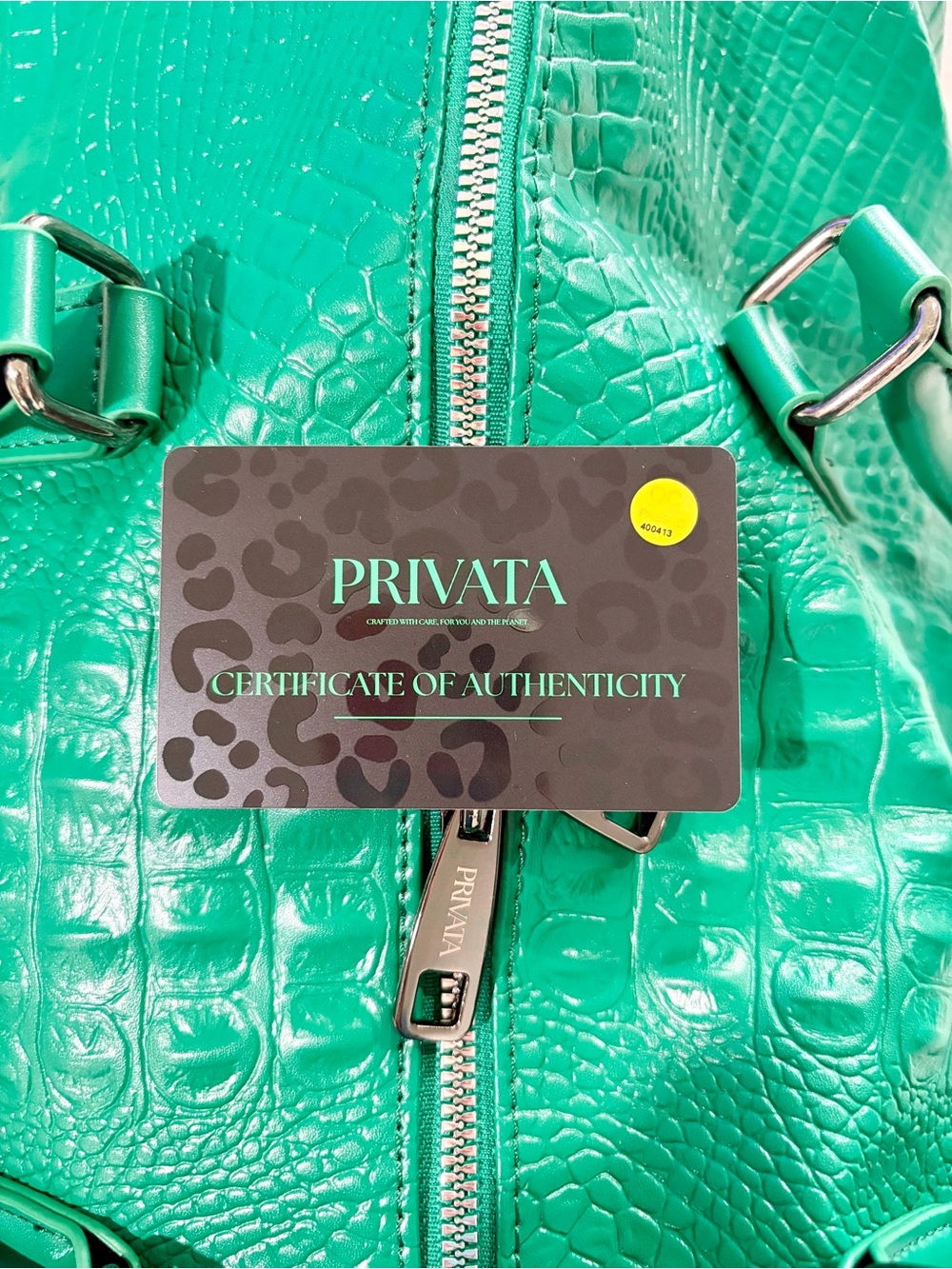 *NEW* Privata Emerald Green Duffle with Crossbody & Chain & COA - Picture 5 of 7